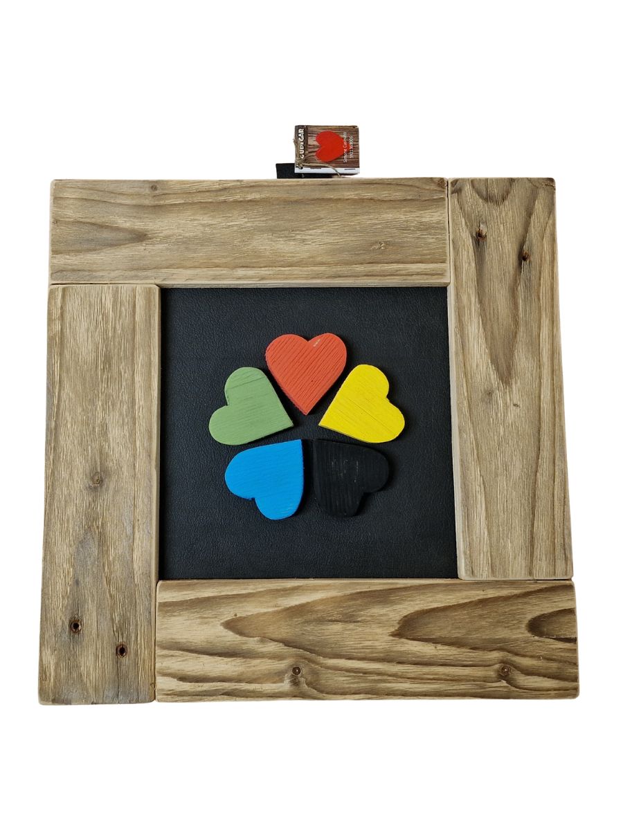 Quadro cuori di FIVE DROPS in legno riciclato